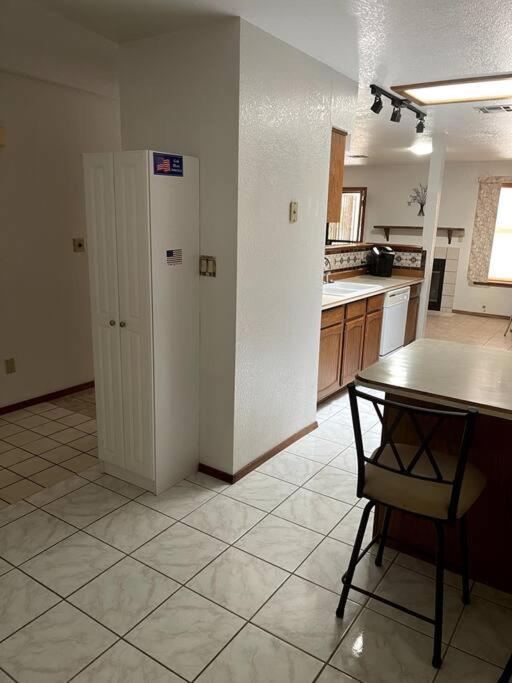 Townhouse, Two Car Garage, Fireplace Back Yard Las Cruces Exterior photo