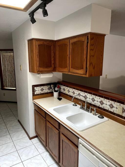 Townhouse, Two Car Garage, Fireplace Back Yard Las Cruces Exterior photo